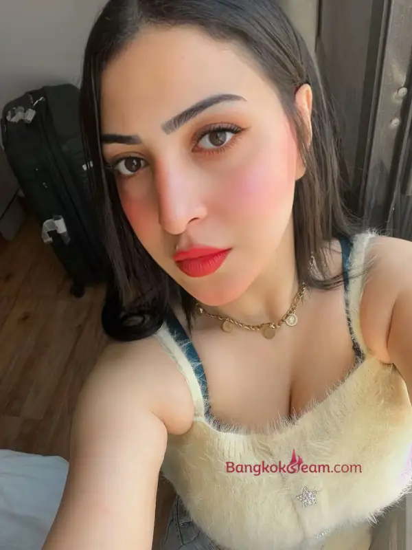 Tanya Indian College Escort in Delhi (2)