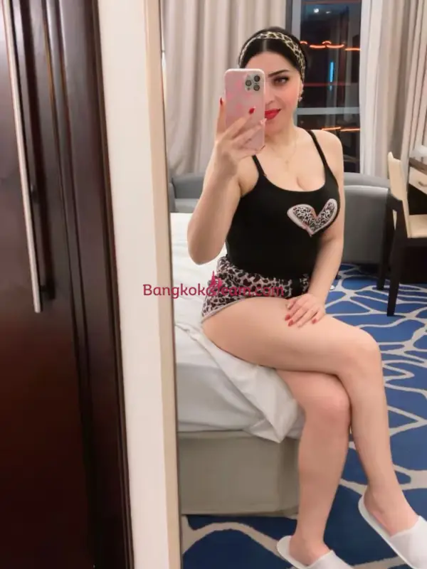 Tanya Indian College Escort in Delhi (4)